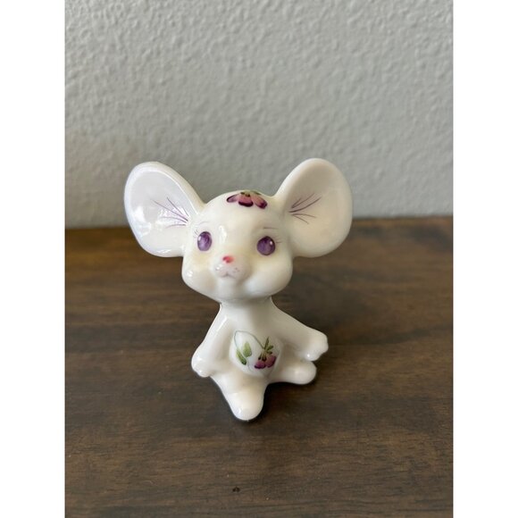 Fenton White Mouse Hand Painted Purple Flowers Signed 3" Great Condition - Picture 1 of 6